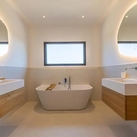 Paola - Piscine Chauffée, Nature&calme Villa Pianottoli-Caldarello (Corsica)