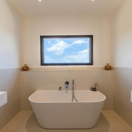 Paola - Piscine Chauffée, Nature&calme Villa *