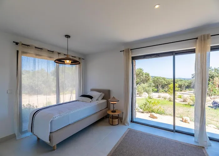 Paola Pianottoli-Caldarello (Corsica)